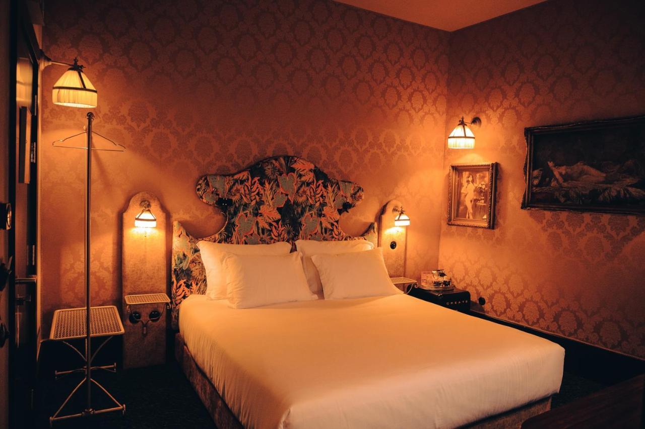 Pensao Amor Madam'S Lodge Lisbona Esterno foto