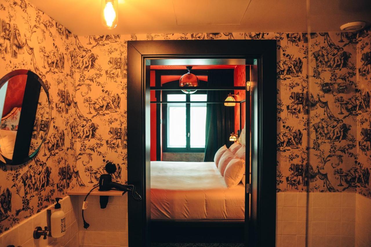 Pensao Amor Madam'S Lodge Lisbona Esterno foto
