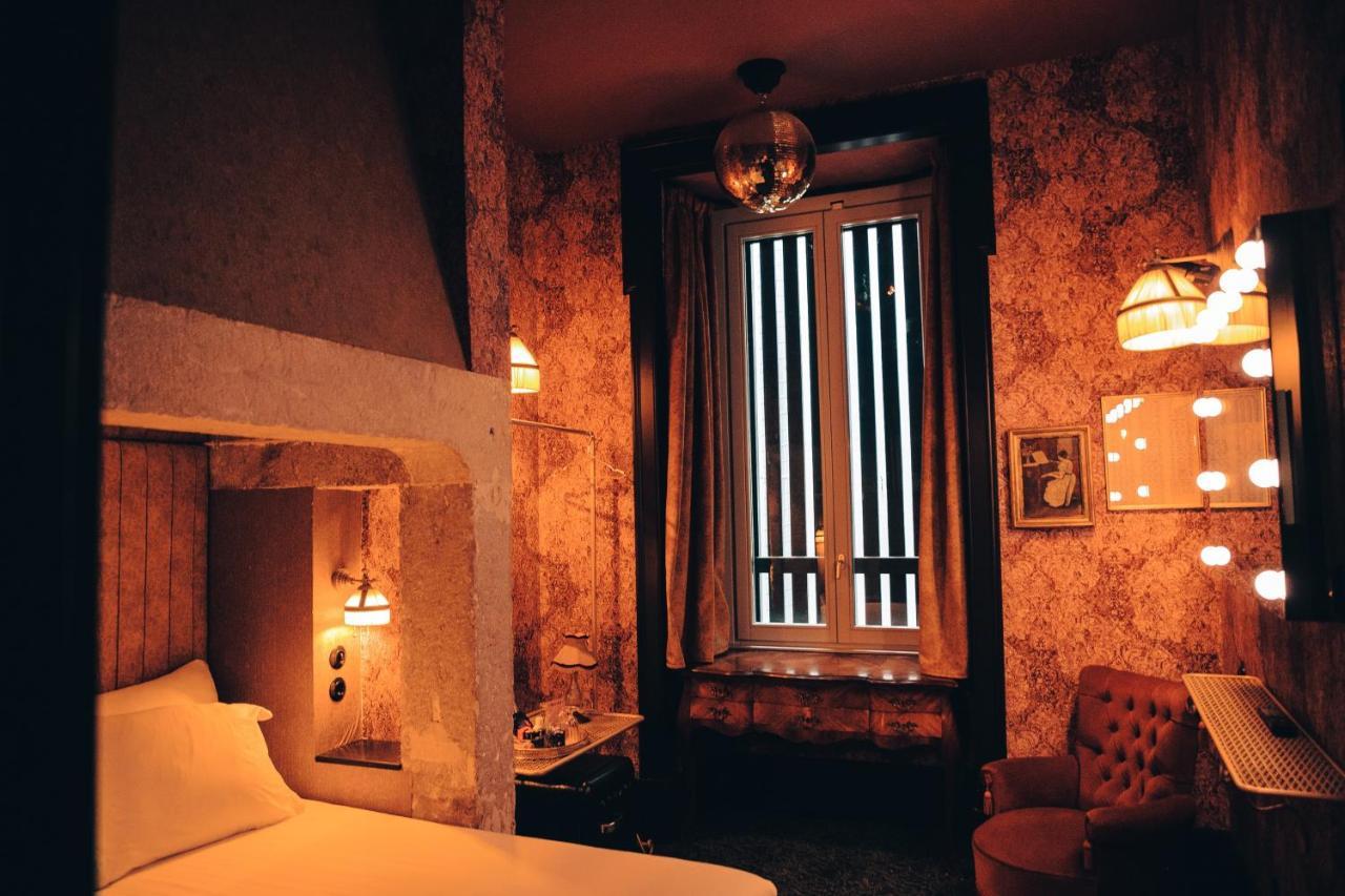 Pensao Amor Madam'S Lodge Lisbona Esterno foto